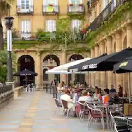 La Casita Verde. Metro Cerca Del Casco Viejo Билбао Екстериор снимка
