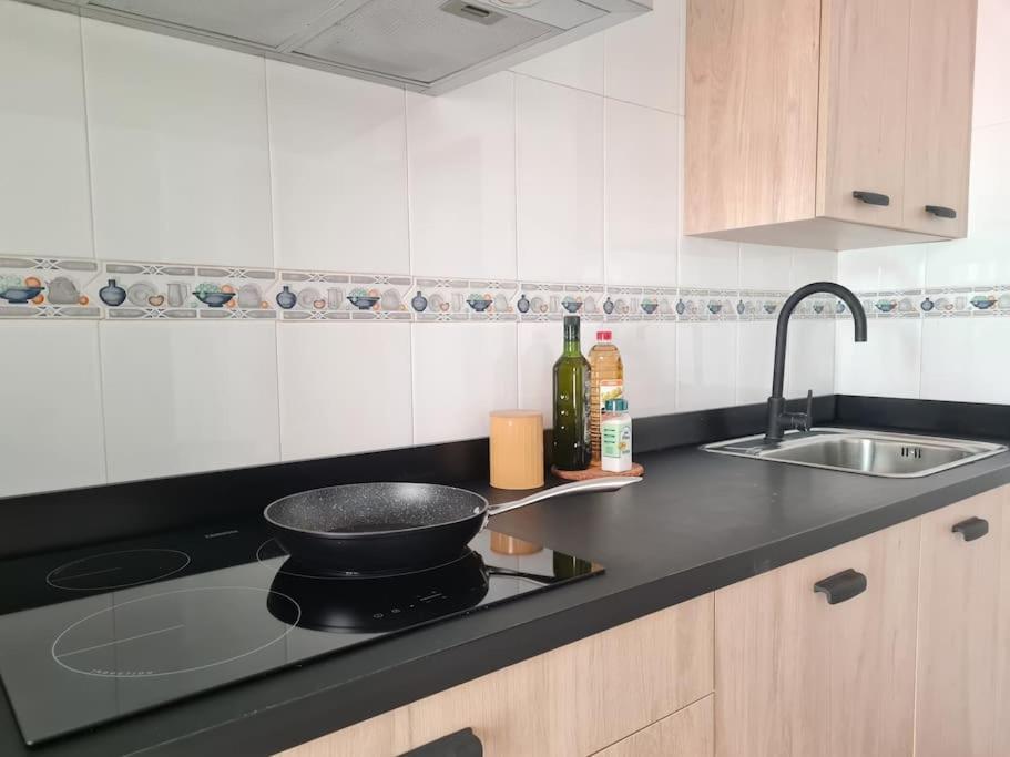La Casita Verde. Metro Cerca Del Casco Viejo Билбао Екстериор снимка
