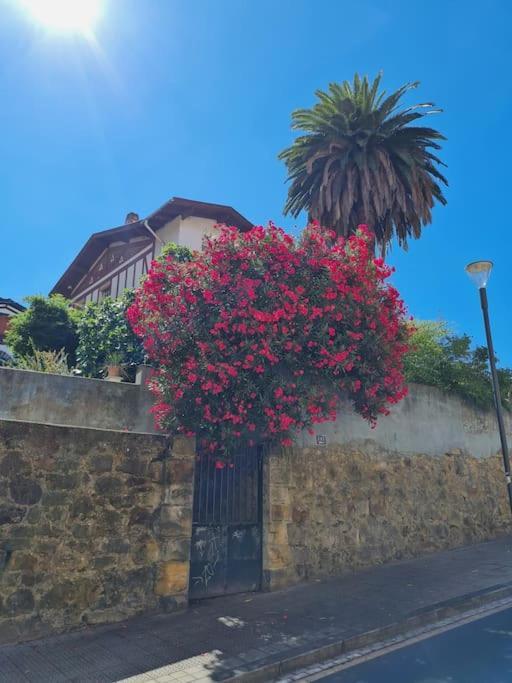 La Casita Verde. Metro Cerca Del Casco Viejo Билбао Екстериор снимка
