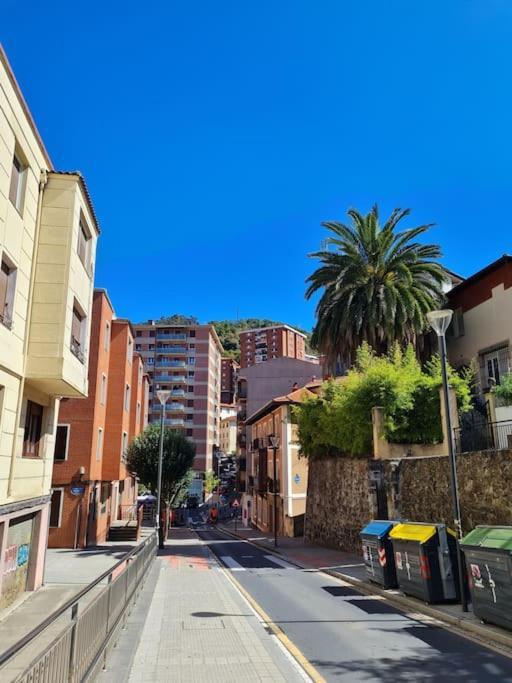 La Casita Verde. Metro Cerca Del Casco Viejo Билбао Екстериор снимка