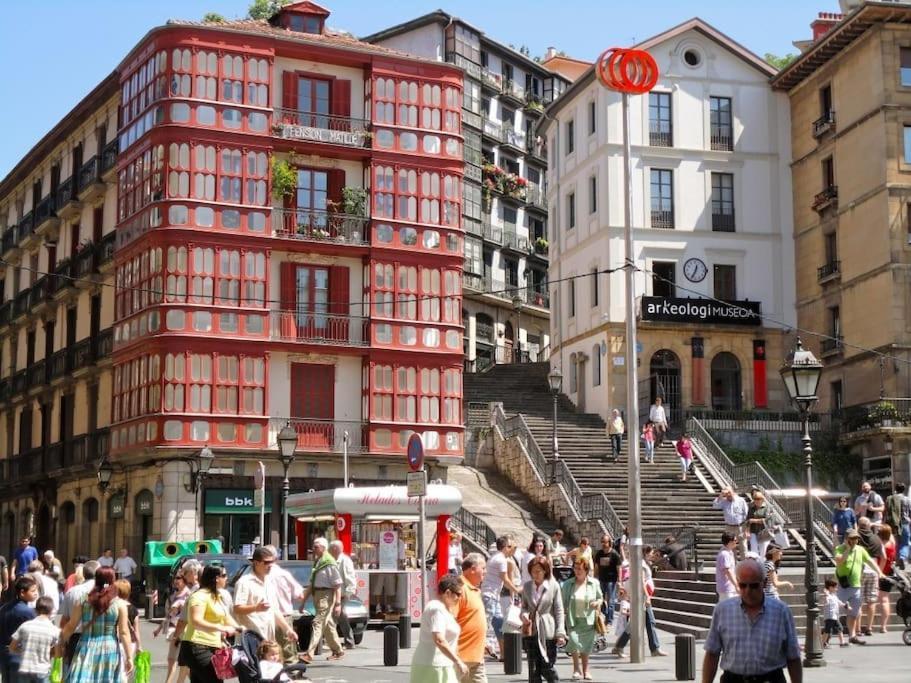 La Casita Verde. Metro Cerca Del Casco Viejo Билбао Екстериор снимка